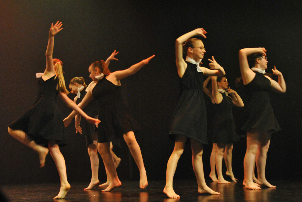 csc elven danse modern jazz